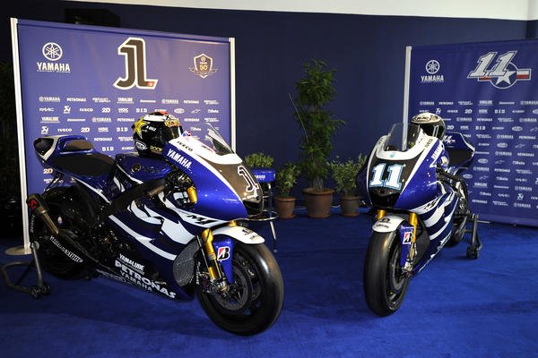 DuPont Refinish mit Yamaha Motor Racing am Start