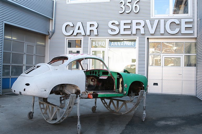 Vom Scheunenfund zum Showcar: Glasurit präsentiert teilrestaurierten Porsche 356