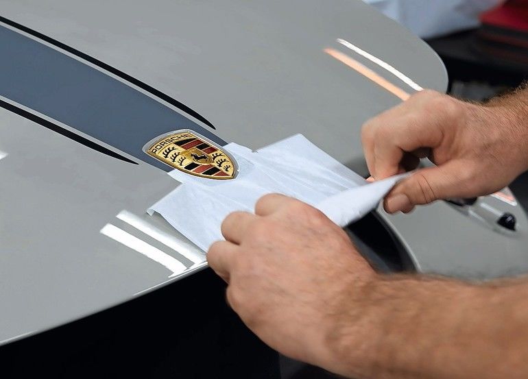 Porsche Digital bietet individuelle Folierung für verschiedene Modelle an..